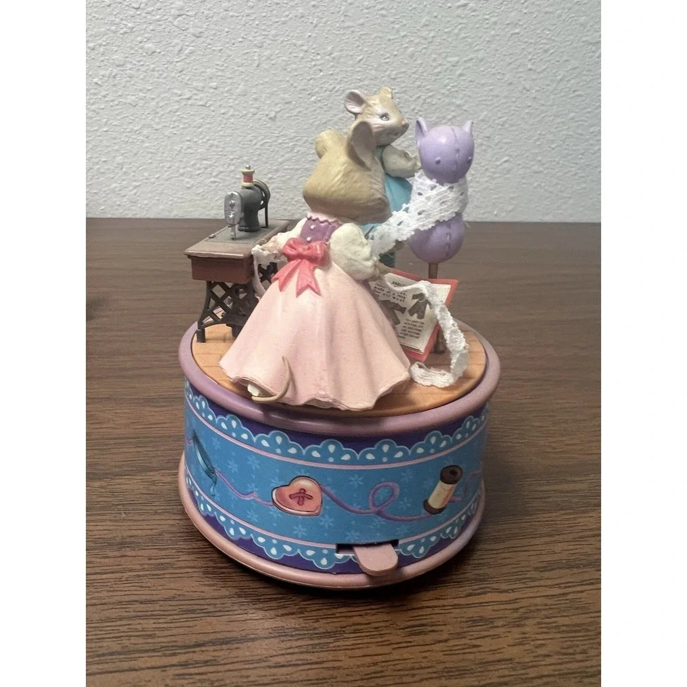 Enesco Mini Action Musical Itty Bitty Beauty Plays Can't Keep My Eyes Off Of You